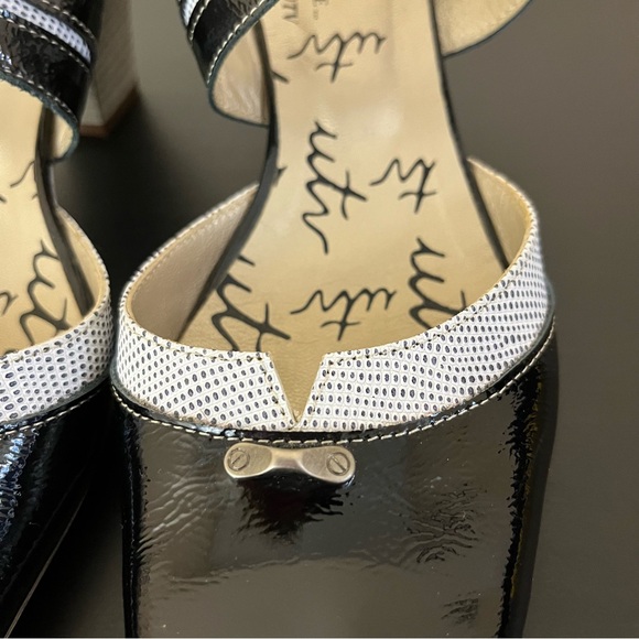 Tour En Ville Heeled Mary Jane Style Shoes - Picture 6 of 13